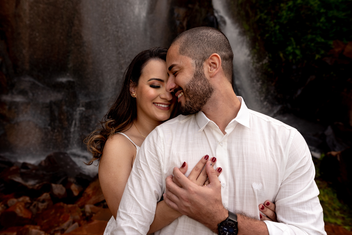 ENSAIO PRÉ-WEDDING RECANTO DAS CACHOEIRAS EM BROTAS-SP | PRÉ CASAMENTO RECANTO DAS CACHOEIRAS BROTAS-SP |  ENSAIO DE CASAL BROTAS-SP | ENSAIO DE CASAL RECANTO DAS CACHOEIRAS | FOTOS CASAL NO POR DO SOL | FOTOGRAFO DE CASAMENTO BAURU-SP | FOTOGRAFO EM BAUR