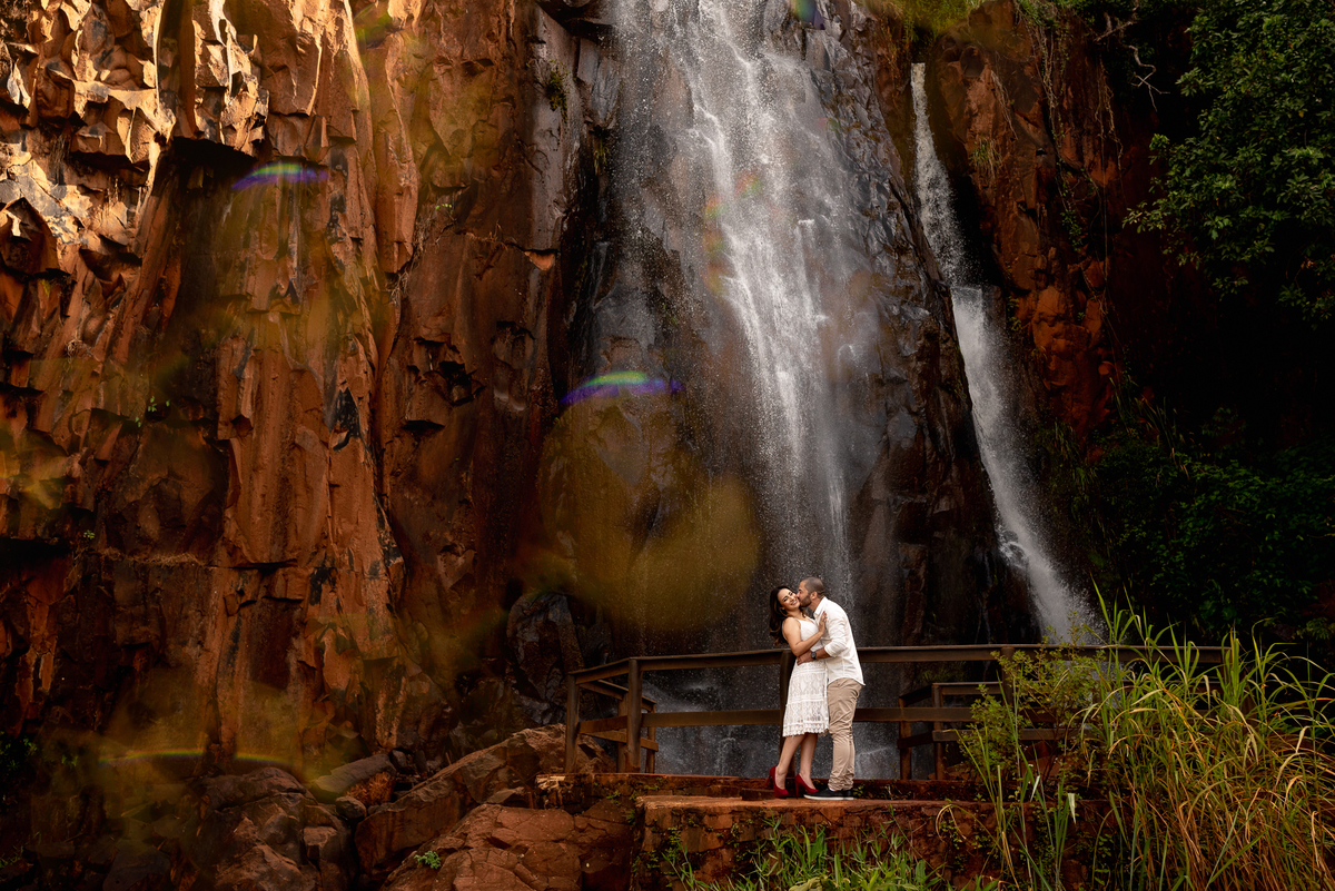 ENSAIO PRÉ-WEDDING RECANTO DAS CACHOEIRAS EM BROTAS-SP | PRÉ CASAMENTO RECANTO DAS CACHOEIRAS BROTAS-SP |  ENSAIO DE CASAL BROTAS-SP | ENSAIO DE CASAL RECANTO DAS CACHOEIRAS | FOTOS CASAL NO POR DO SOL | FOTOGRAFO DE CASAMENTO BAURU-SP | FOTOGRAFO EM BAUR