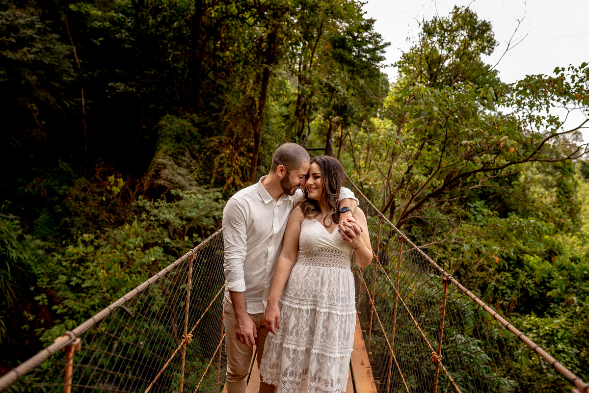 ENSAIO PRÉ-WEDDING RECANTO DAS CACHOEIRAS EM BROTAS-SP | PRÉ CASAMENTO RECANTO DAS CACHOEIRAS BROTAS-SP |  ENSAIO DE CASAL BROTAS-SP | ENSAIO DE CASAL RECANTO DAS CACHOEIRAS | FOTOS CASAL NO POR DO SOL | FOTOGRAFO DE CASAMENTO BAURU-SP | FOTOGRAFO EM BAUR