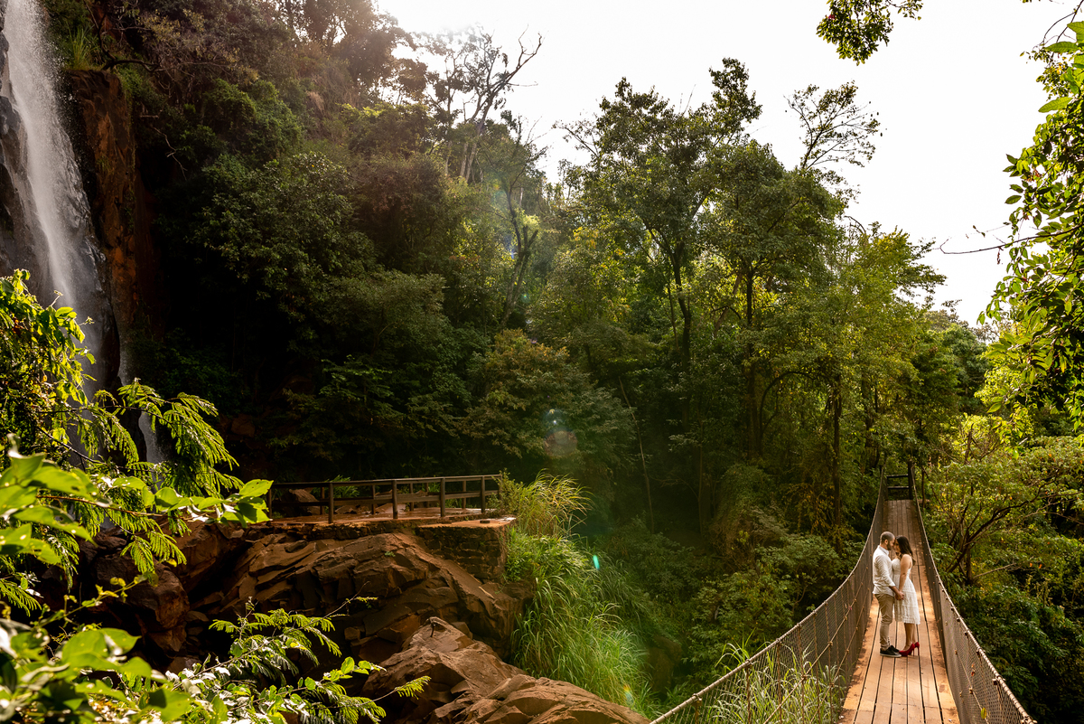 ENSAIO PRÉ-WEDDING RECANTO DAS CACHOEIRAS EM BROTAS-SP | PRÉ CASAMENTO RECANTO DAS CACHOEIRAS BROTAS-SP |  ENSAIO DE CASAL BROTAS-SP | ENSAIO DE CASAL RECANTO DAS CACHOEIRAS | FOTOS CASAL NO POR DO SOL | FOTOGRAFO DE CASAMENTO BAURU-SP | FOTOGRAFO EM BAUR