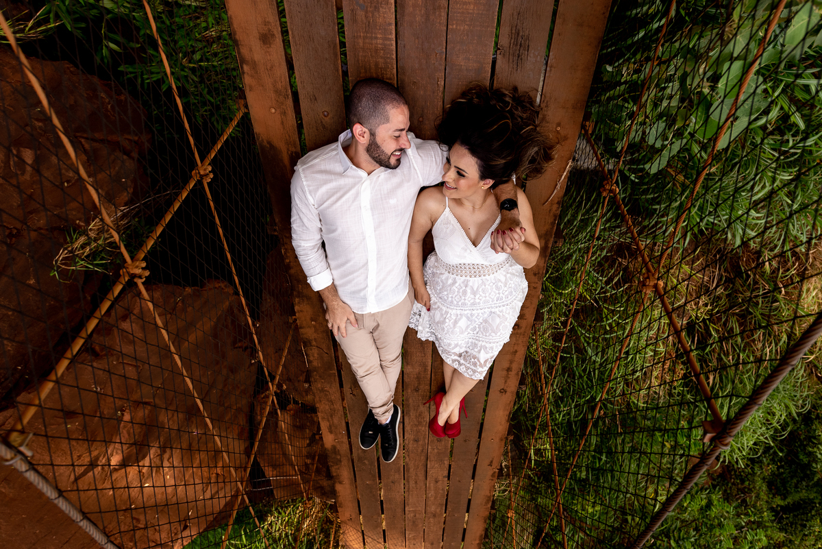 ENSAIO PRÉ-WEDDING RECANTO DAS CACHOEIRAS EM BROTAS-SP | PRÉ CASAMENTO RECANTO DAS CACHOEIRAS BROTAS-SP |  ENSAIO DE CASAL BROTAS-SP | ENSAIO DE CASAL RECANTO DAS CACHOEIRAS | FOTOS CASAL NO POR DO SOL | FOTOGRAFO DE CASAMENTO BAURU-SP | FOTOGRAFO EM BAUR