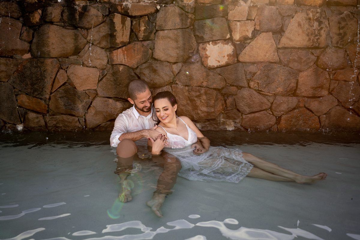 ENSAIO PRÉ-WEDDING RECANTO DAS CACHOEIRAS EM BROTAS-SP | PRÉ CASAMENTO RECANTO DAS CACHOEIRAS BROTAS-SP |  ENSAIO DE CASAL BROTAS-SP | ENSAIO DE CASAL RECANTO DAS CACHOEIRAS | FOTOS CASAL NO POR DO SOL | FOTOGRAFO DE CASAMENTO BAURU-SP | FOTOGRAFO EM BAUR