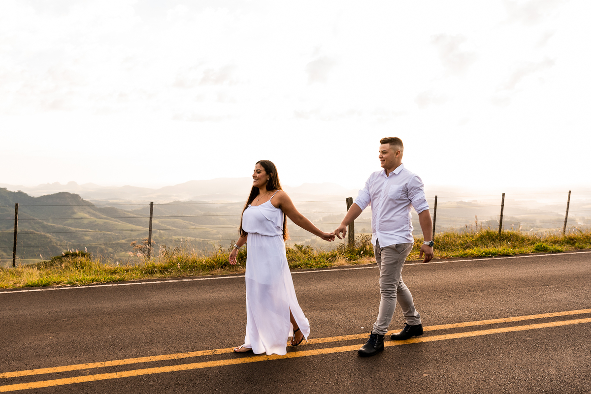 ENSAIO PRÉ-WEDDING GIGANTE ADORMECIDO | PRÉ CASAMENTO PARDINHO-SP |  ENSAIO DE CASAL PRÉ WEDDING | ENSAIO DE CASAL | FOTOS CASAL NO NASCER DO SOL  | FOTOGRAFO DE CASAMENTO BAURU-SP | FOTOGRAFO EM BAURU-SP | ENSAIO PRÉ WEDDING NO NASCER DO   | ENSAIO CASAL