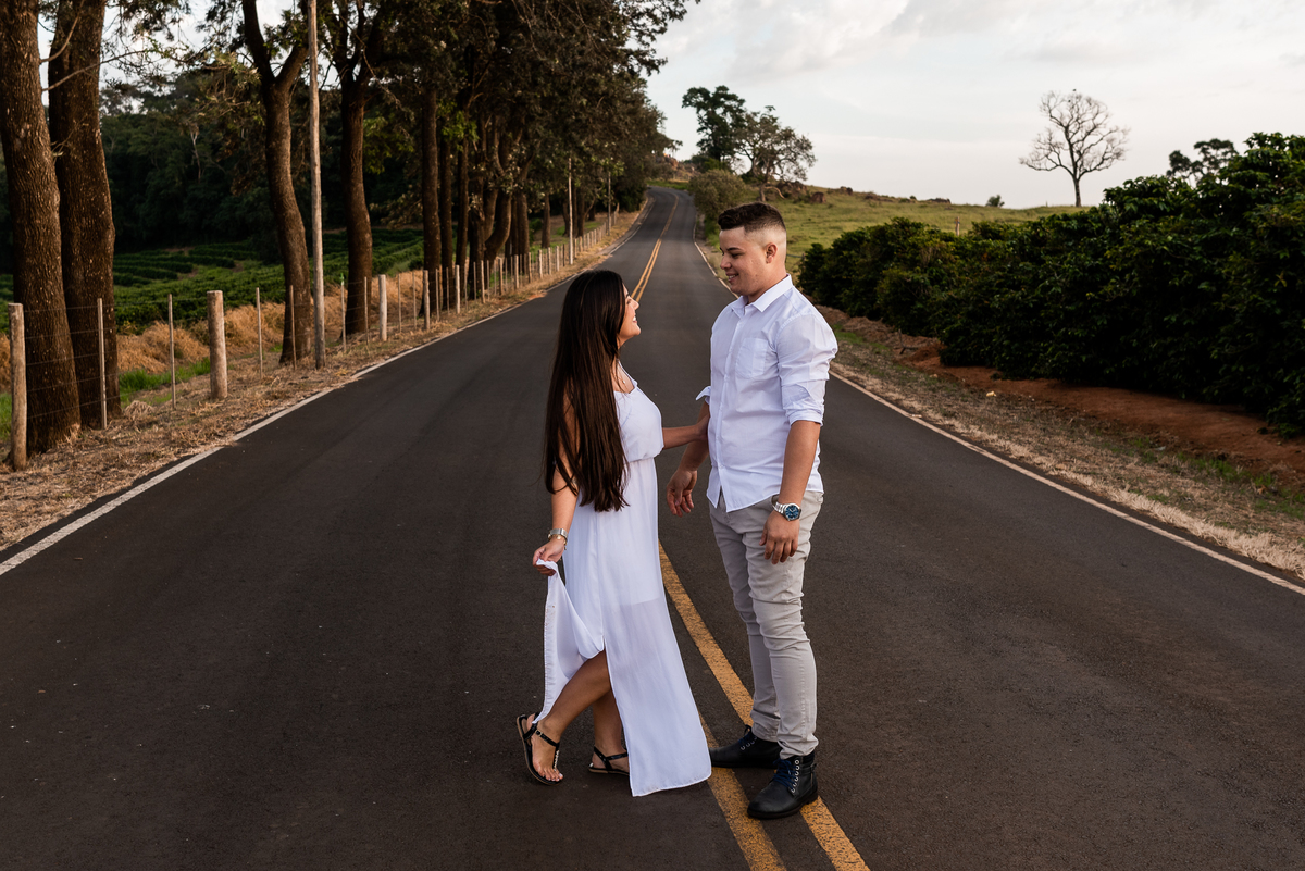 ENSAIO PRÉ-WEDDING GIGANTE ADORMECIDO | PRÉ CASAMENTO PARDINHO-SP |  ENSAIO DE CASAL PRÉ WEDDING | ENSAIO DE CASAL | FOTOS CASAL NO NASCER DO SOL  | FOTOGRAFO DE CASAMENTO BAURU-SP | FOTOGRAFO EM BAURU-SP | ENSAIO PRÉ WEDDING NO NASCER DO   | ENSAIO CASAL