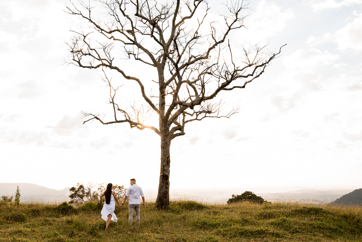 ENSAIO PRÉ-WEDDING GIGANTE ADORMECIDO | PRÉ CASAMENTO PARDINHO-SP |  ENSAIO DE CASAL PRÉ WEDDING | ENSAIO DE CASAL | FOTOS CASAL NO NASCER DO SOL  | FOTOGRAFO DE CASAMENTO BAURU-SP | FOTOGRAFO EM BAURU-SP | ENSAIO PRÉ WEDDING NO NASCER DO   | ENSAIO CASAL