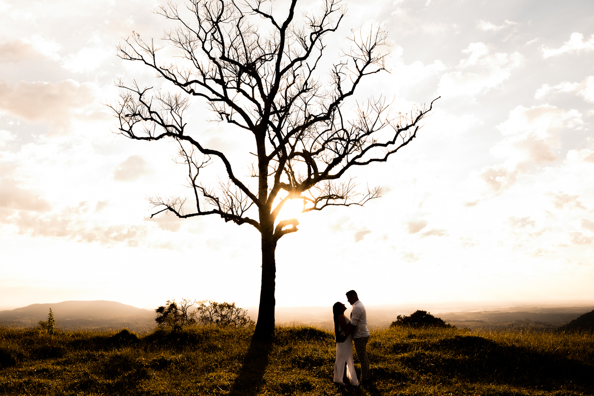 ENSAIO PRÉ-WEDDING GIGANTE ADORMECIDO | PRÉ CASAMENTO PARDINHO-SP |  ENSAIO DE CASAL PRÉ WEDDING | ENSAIO DE CASAL | FOTOS CASAL NO NASCER DO SOL  | FOTOGRAFO DE CASAMENTO BAURU-SP | FOTOGRAFO EM BAURU-SP | ENSAIO PRÉ WEDDING NO NASCER DO   | ENSAIO CASAL