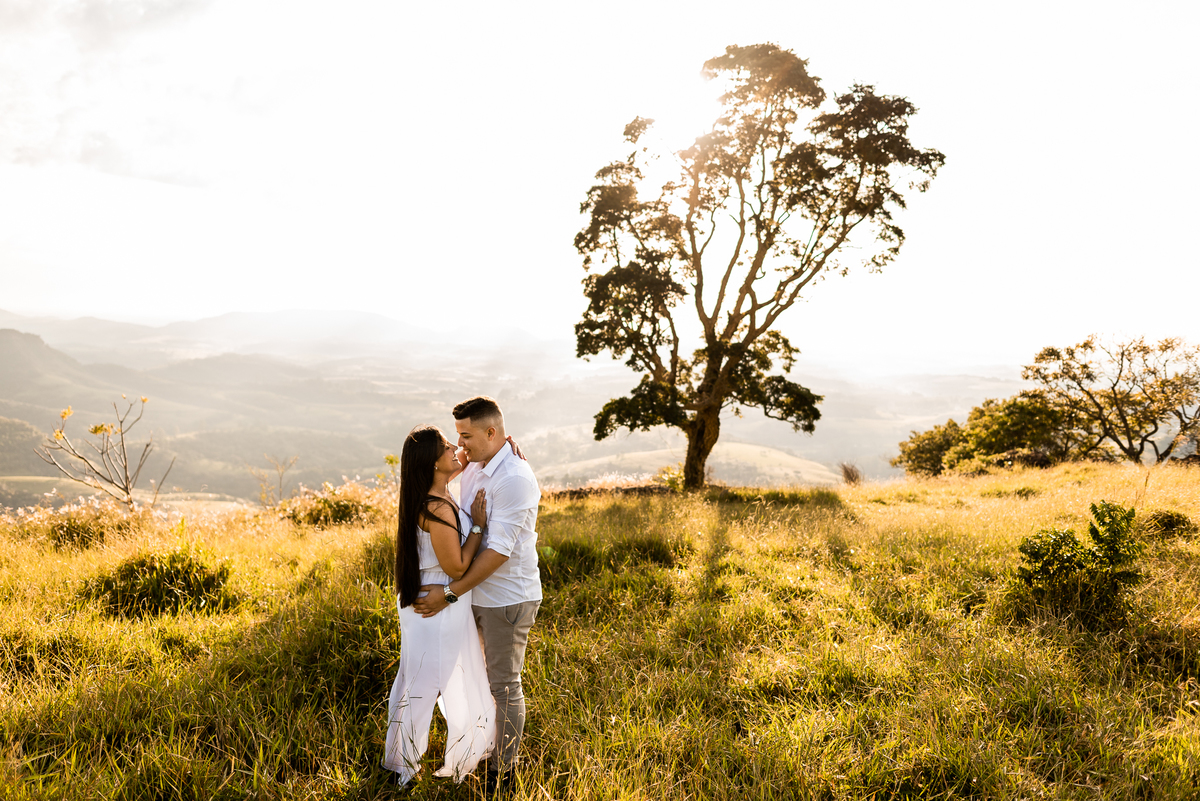 ENSAIO PRÉ-WEDDING GIGANTE ADORMECIDO | PRÉ CASAMENTO PARDINHO-SP |  ENSAIO DE CASAL PRÉ WEDDING | ENSAIO DE CASAL | FOTOS CASAL NO NASCER DO SOL  | FOTOGRAFO DE CASAMENTO BAURU-SP | FOTOGRAFO EM BAURU-SP | ENSAIO PRÉ WEDDING NO NASCER DO   | ENSAIO CASAL