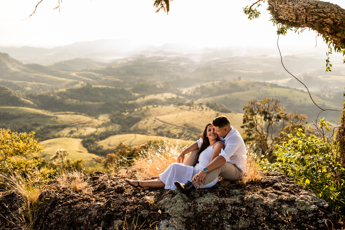 ENSAIO PRÉ-WEDDING GIGANTE ADORMECIDO | PRÉ CASAMENTO PARDINHO-SP |  ENSAIO DE CASAL PRÉ WEDDING | ENSAIO DE CASAL | FOTOS CASAL NO NASCER DO SOL  | FOTOGRAFO DE CASAMENTO BAURU-SP | FOTOGRAFO EM BAURU-SP | ENSAIO PRÉ WEDDING NO NASCER DO   | ENSAIO CASAL