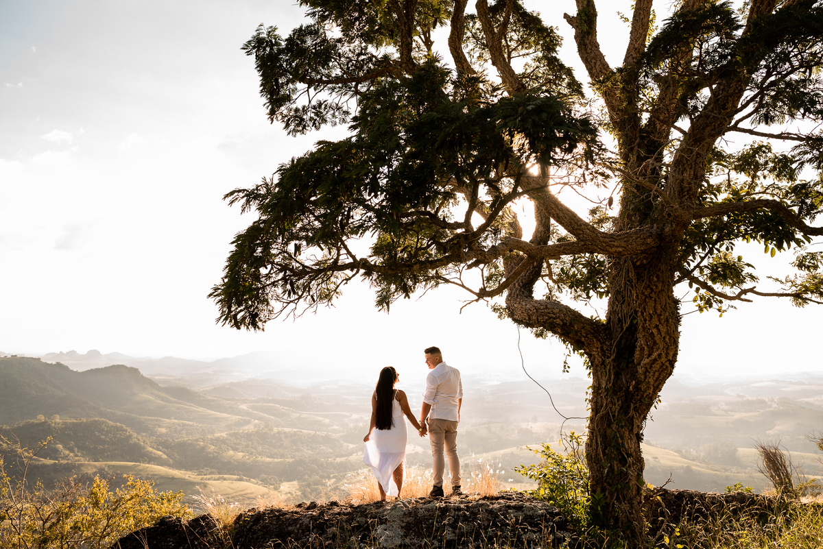 ENSAIO PRÉ-WEDDING GIGANTE ADORMECIDO | PRÉ CASAMENTO PARDINHO-SP |  ENSAIO DE CASAL PRÉ WEDDING | ENSAIO DE CASAL | FOTOS CASAL NO NASCER DO SOL  | FOTOGRAFO DE CASAMENTO BAURU-SP | FOTOGRAFO EM BAURU-SP | ENSAIO PRÉ WEDDING NO NASCER DO   | ENSAIO CASAL