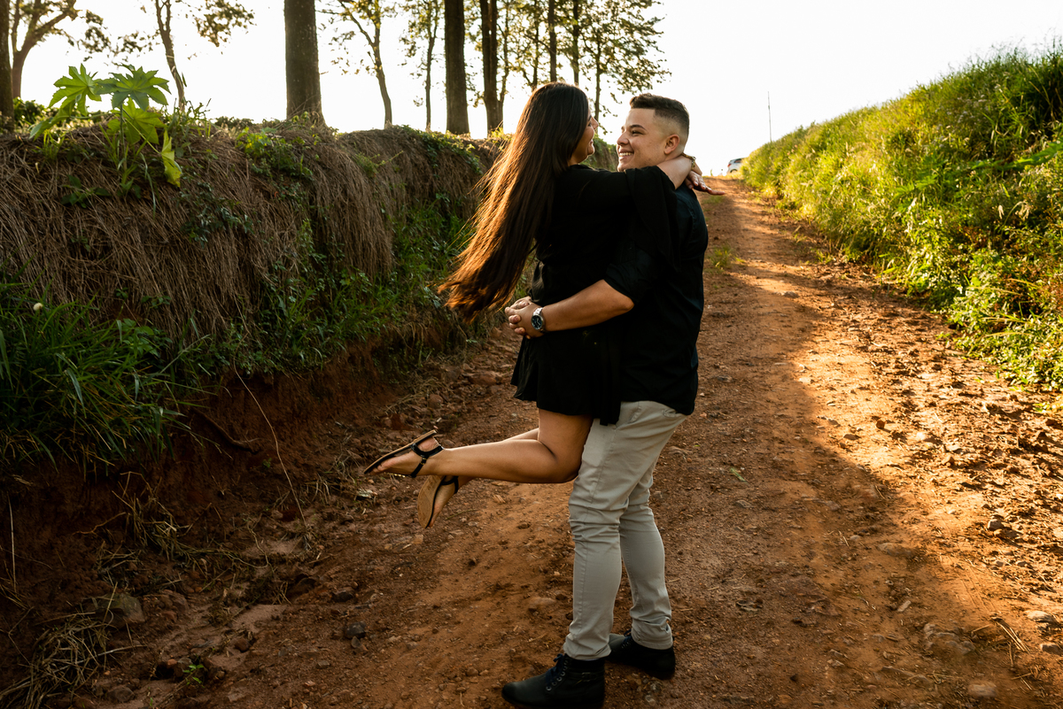 ENSAIO PRÉ-WEDDING GIGANTE ADORMECIDO | PRÉ CASAMENTO PARDINHO-SP |  ENSAIO DE CASAL PRÉ WEDDING | ENSAIO DE CASAL | FOTOS CASAL NO NASCER DO SOL  | FOTOGRAFO DE CASAMENTO BAURU-SP | FOTOGRAFO EM BAURU-SP | ENSAIO PRÉ WEDDING NO NASCER DO   | ENSAIO CASAL