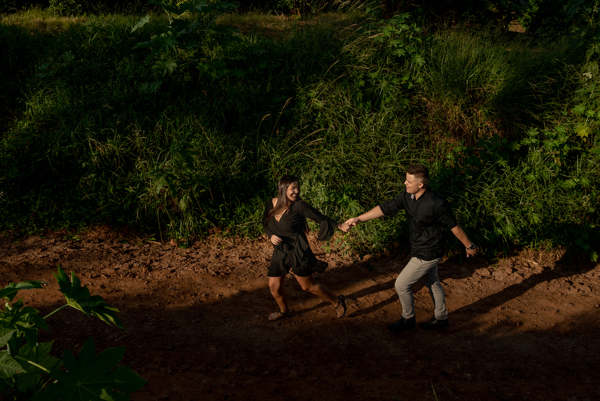 ENSAIO PRÉ-WEDDING GIGANTE ADORMECIDO | PRÉ CASAMENTO PARDINHO-SP |  ENSAIO DE CASAL PRÉ WEDDING | ENSAIO DE CASAL | FOTOS CASAL NO NASCER DO SOL  | FOTOGRAFO DE CASAMENTO BAURU-SP | FOTOGRAFO EM BAURU-SP | ENSAIO PRÉ WEDDING NO NASCER DO   | ENSAIO CASAL