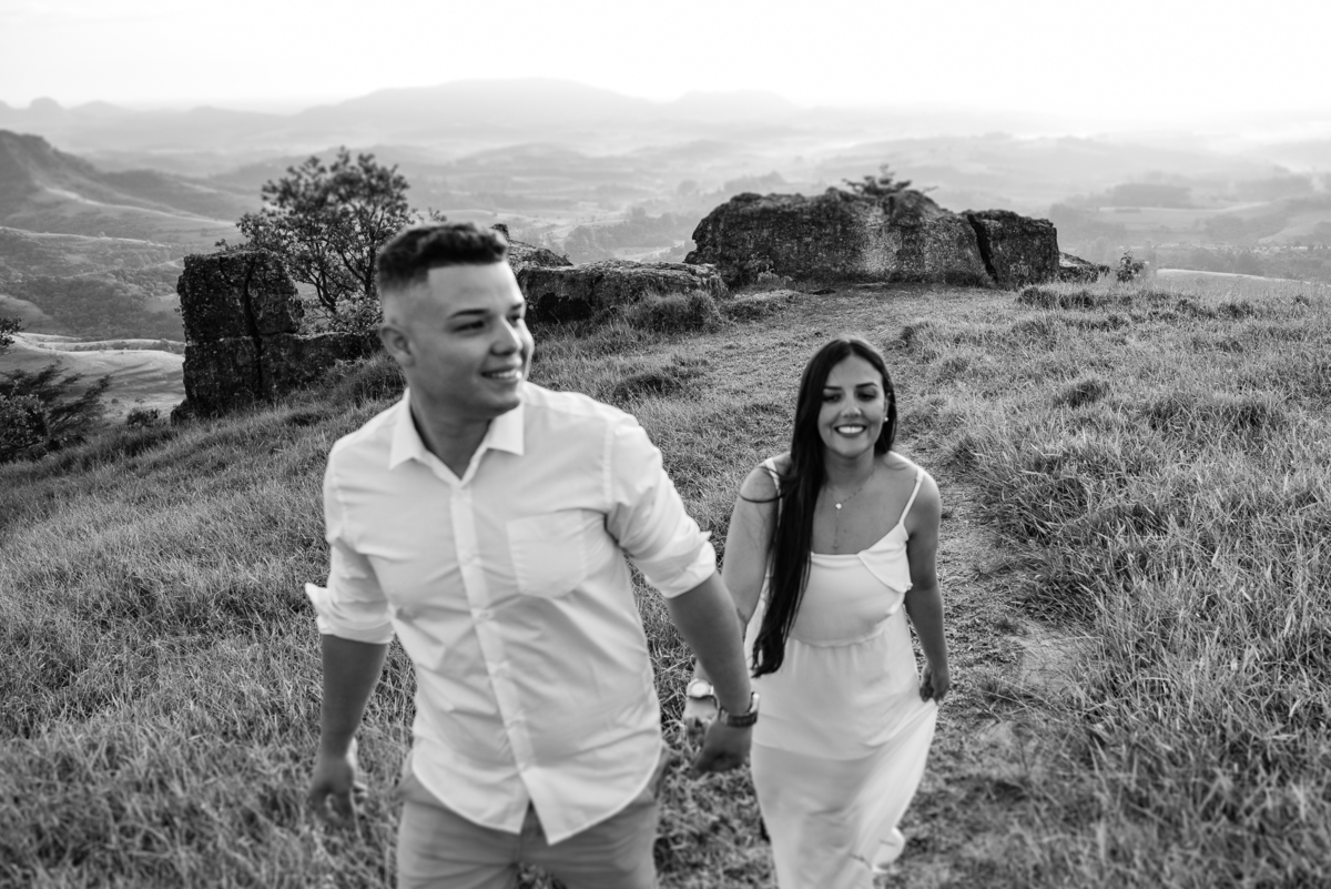 ENSAIO PRÉ-WEDDING GIGANTE ADORMECIDO | PRÉ CASAMENTO PARDINHO-SP |  ENSAIO DE CASAL PRÉ WEDDING | ENSAIO DE CASAL | FOTOS CASAL NO NASCER DO SOL  | FOTOGRAFO DE CASAMENTO BAURU-SP | FOTOGRAFO EM BAURU-SP | ENSAIO PRÉ WEDDING NO NASCER DO   | ENSAIO CASAL