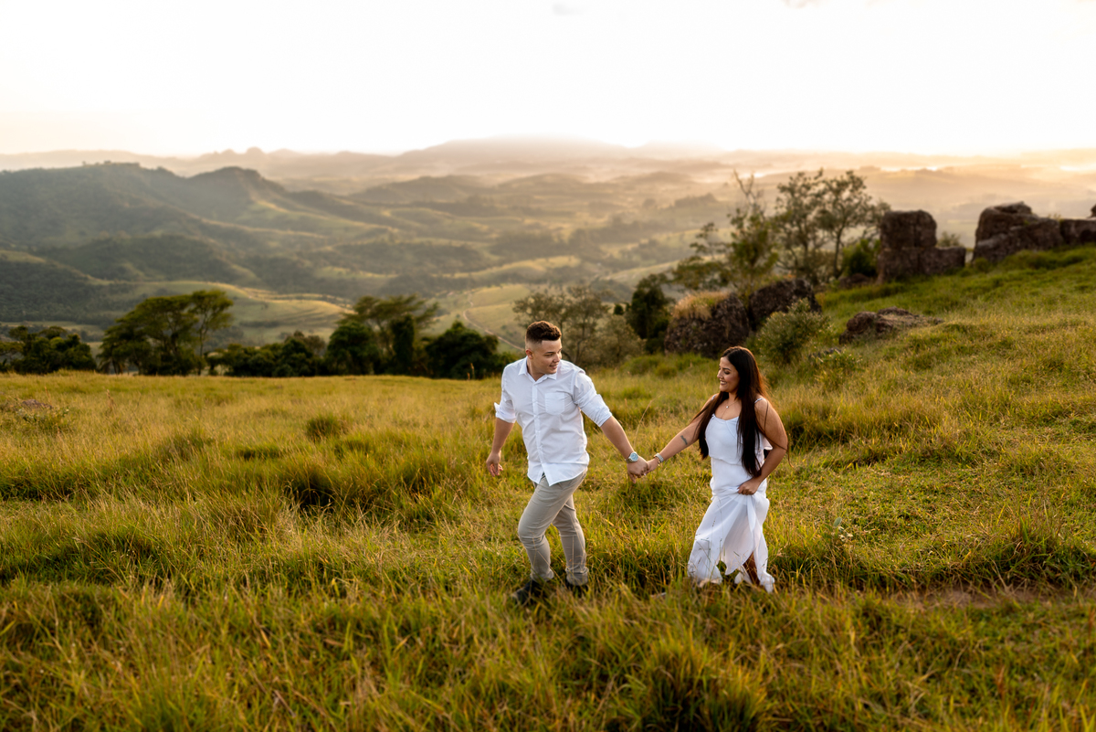 ENSAIO PRÉ-WEDDING GIGANTE ADORMECIDO | PRÉ CASAMENTO PARDINHO-SP |  ENSAIO DE CASAL PRÉ WEDDING | ENSAIO DE CASAL | FOTOS CASAL NO NASCER DO SOL  | FOTOGRAFO DE CASAMENTO BAURU-SP | FOTOGRAFO EM BAURU-SP | ENSAIO PRÉ WEDDING NO NASCER DO   | ENSAIO CASAL