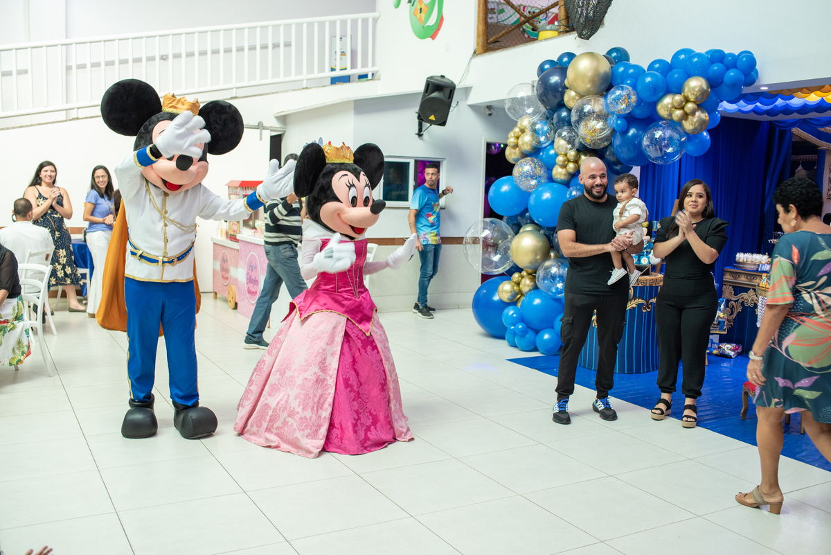 Fotografia Profissional de Festa Infantil – Capturando momentos únicos de alegria, sorrisos espontâneos e a magia das celebrações. Ideal para aniversários temáticos, decoração criativa e registros de crianças em ambientes cheios de cor e diversão. Perfeit
