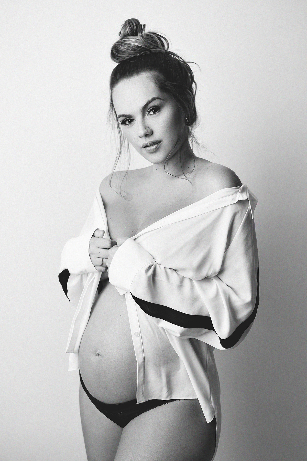 Ensaio Gestante preto e branco em estúdio em Belo Horizonte