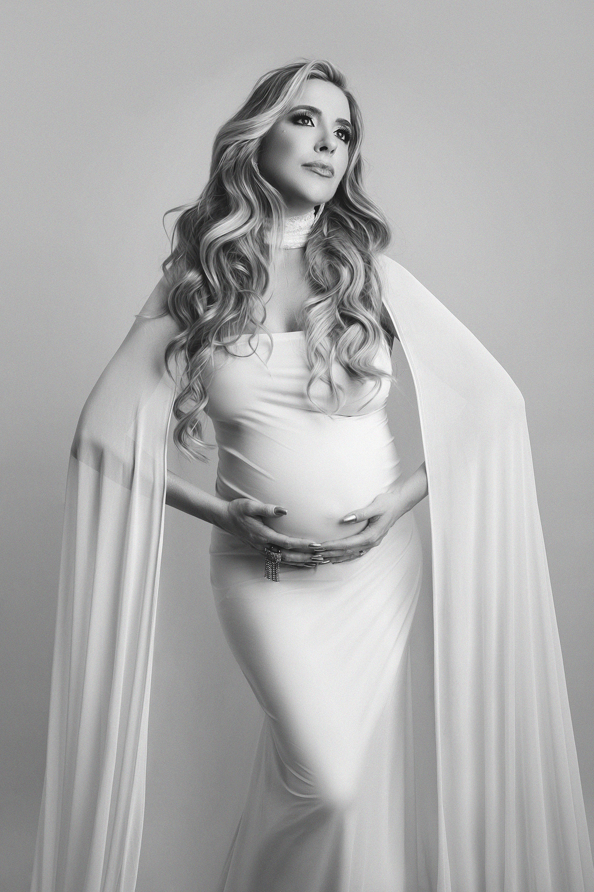 Ensaio gestante preto e branco em Estúdio em Belo Horizonte