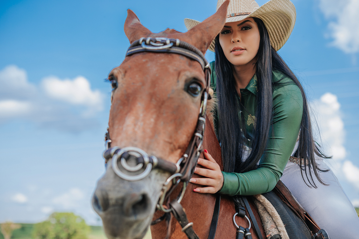 ensaio, flaviomarques, fotografo, Xinguara, Ourilândia, ensaio, sensual, mulher, mula, country, cavalo, mla, fazenda, mulher, maquiagem, blogueira, fotografo, fláviio, marques, fotografo flávio, fotos, estudio, luz, fotos, country, fotos com cavalos