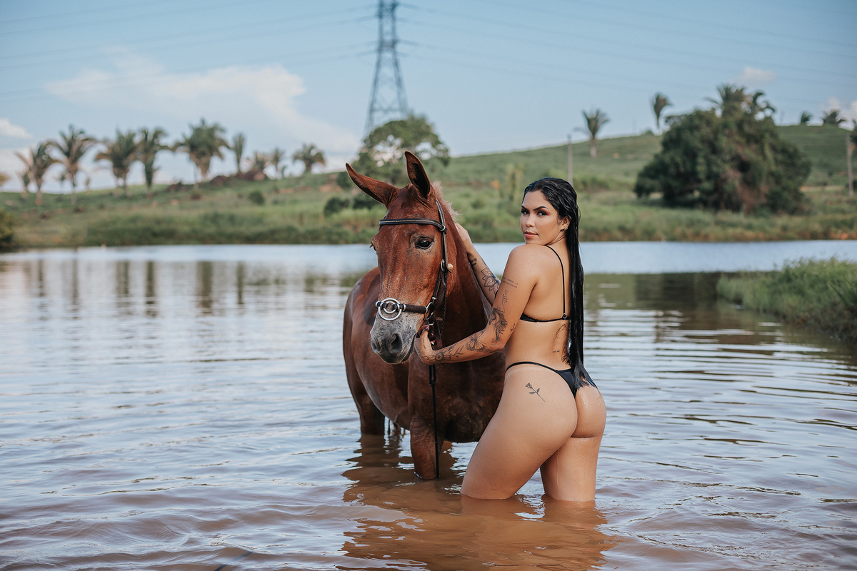 ensaio, flaviomarques, fotografo, Xinguara, Ourilândia, ensaio, sensual, mulher, mula, country, cavalo, mla, fazenda, mulher, maquiagem, blogueira, fotografo, fláviio, marques, fotografo flávio, fotos, estudio, luz, fotos, country, fotos com cavalos
