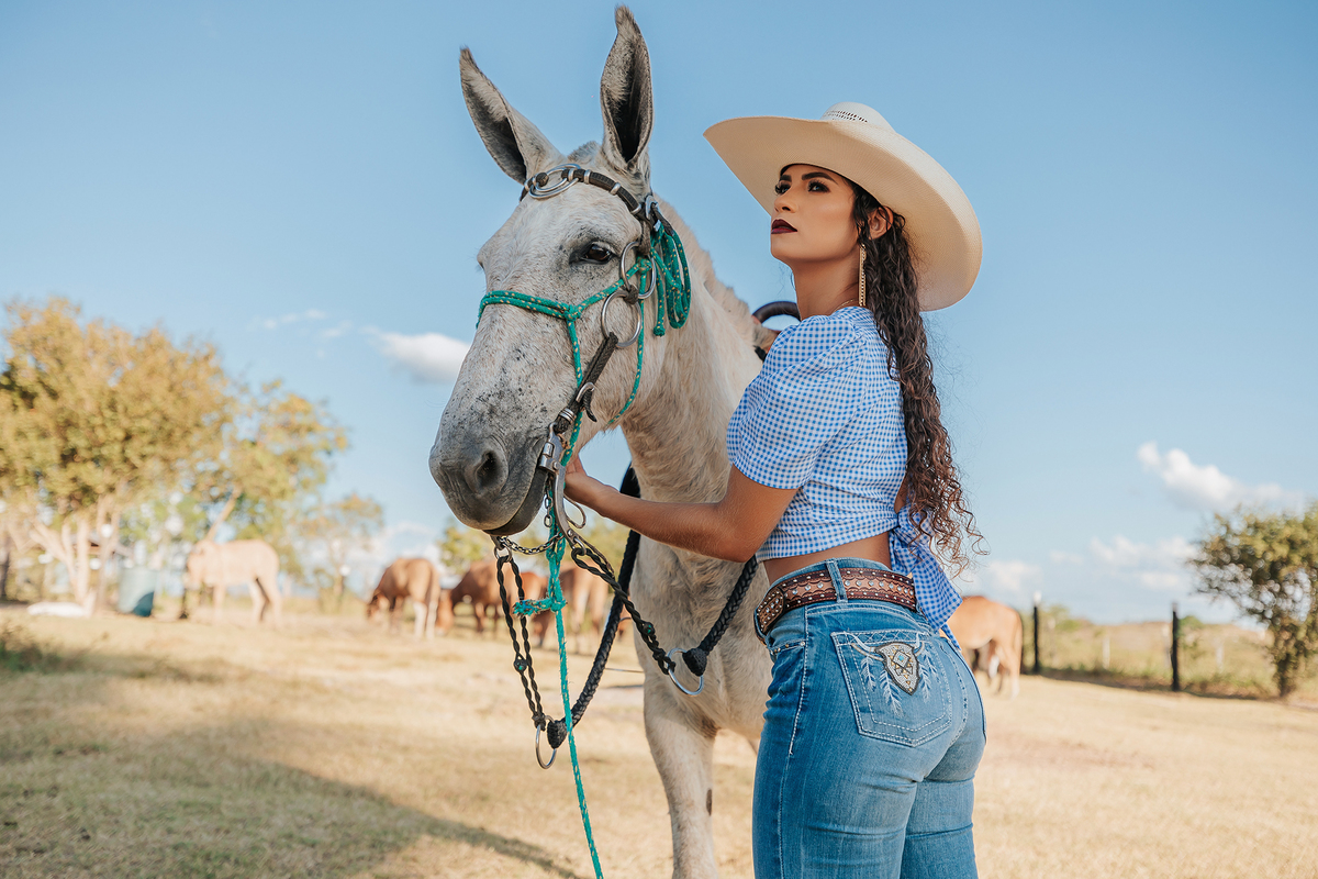 ana, carla, Xinguara, 3a, western, fax, 2023, ensaio, feminino, fotos, flaviomarques, fotografias, cowntry, jeans, chapeu, cavalos, ensaio cowntry, mulher, modelo, flavio, fotografo, xinguara