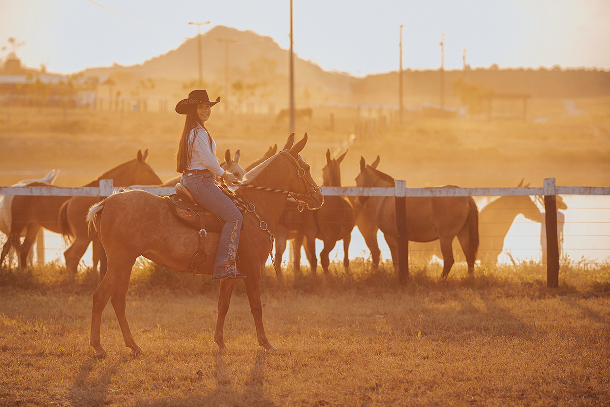 ensaio, 15 anos, cowntry, xinguara, malu couto, xinguara, feminino, cavalos, mula, mlher, cowntry, fotos, flaivomarquesfotografias