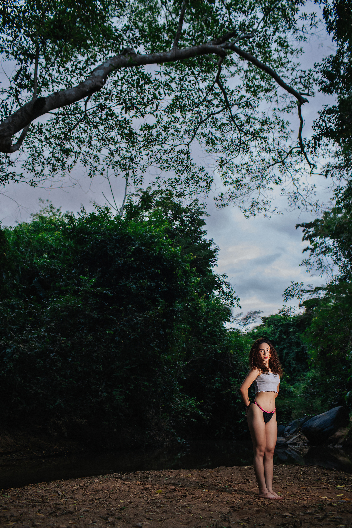 ensaio feminino, fotografia feminina, retratos femininos, ensaio intimista, empoderamento feminino, fotos ao ar livre, sessão de fotos criativa, ensaio de moda, book feminino, estilo pessoal, beleza natural, poses femininas, flaviomarquesfotografias