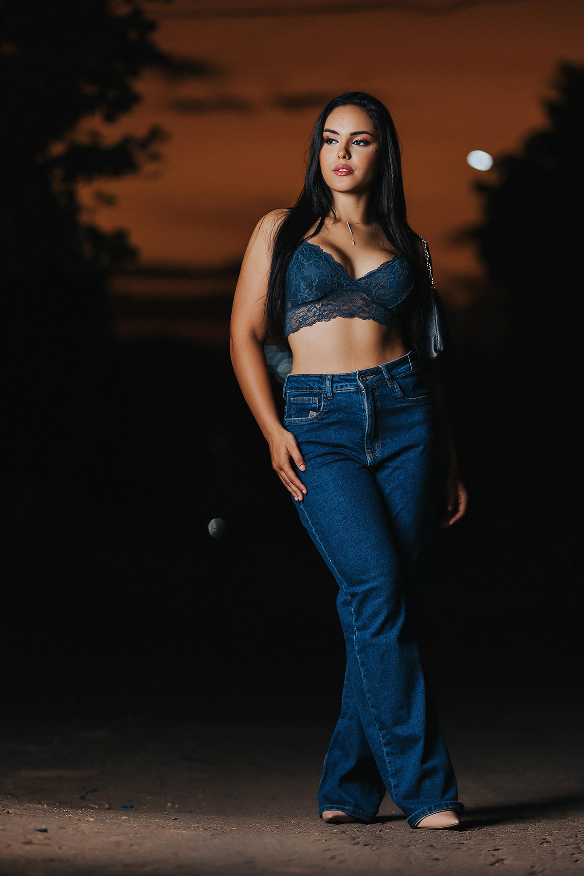 ensaio feminino, fotografia feminina, retratos femininos, ensaio intimista, empoderamento feminino, fotos ao ar livre, sessão de fotos criativa, ensaio de moda, book feminino, estilo pessoal, beleza natural, poses femininas, fotografia artística, autoesti