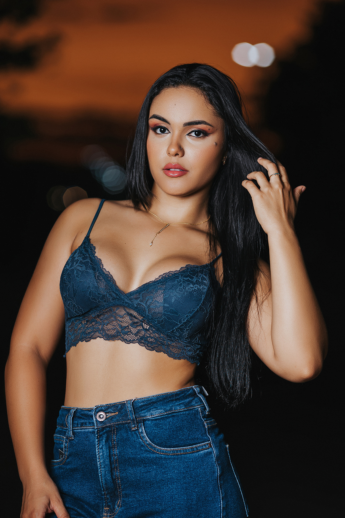 ensaio feminino, fotografia feminina, retratos femininos, ensaio intimista, empoderamento feminino, fotos ao ar livre, sessão de fotos criativa, ensaio de moda, book feminino, estilo pessoal, beleza natural, poses femininas, fotografia artística, autoesti