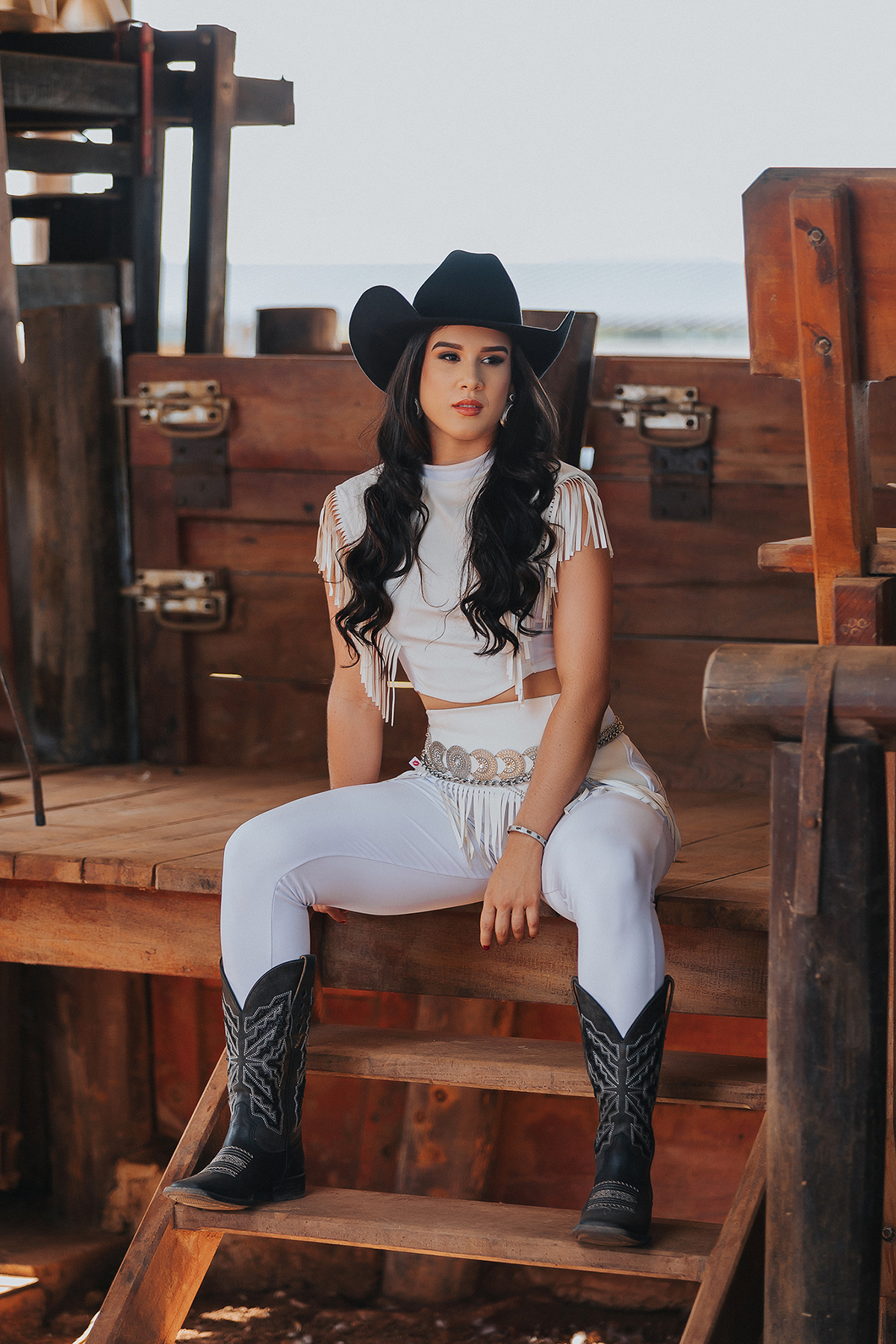 alline, teixeira, ensaio, fotográfico, xinguara, flaviomarques, fotografias, sensual, country, mulher, sexy, cavalos, fim do dia, por do sol, sol, verão, rainha, fax, 2024