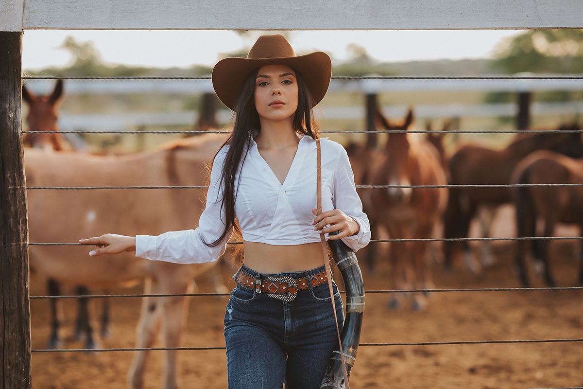 vitoria, cristina, fazenda, country, cavalos, sensual, rainha fax, xinguara, fotos, criativas, mulher, fotos, fotografo, flaviomarques,