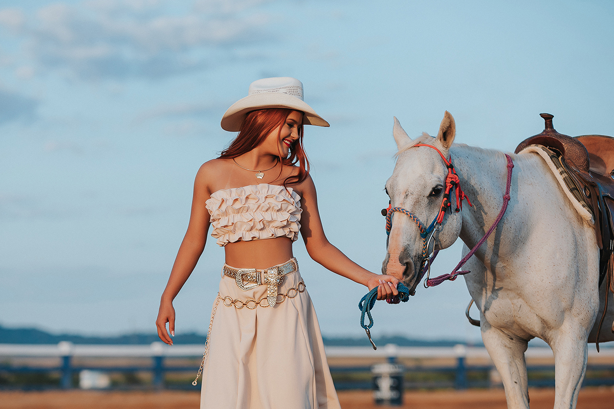 oziane, rainha, fax, xinguara, flaviomarquesfotografias, flavio, marques, instagram, flavio, fotografo, feminino, ensaio, mulheres, maquiagem, agro, boi, vaca, sensual, cabelo, instagram, flaviomarques, flaviomarquesfotografias