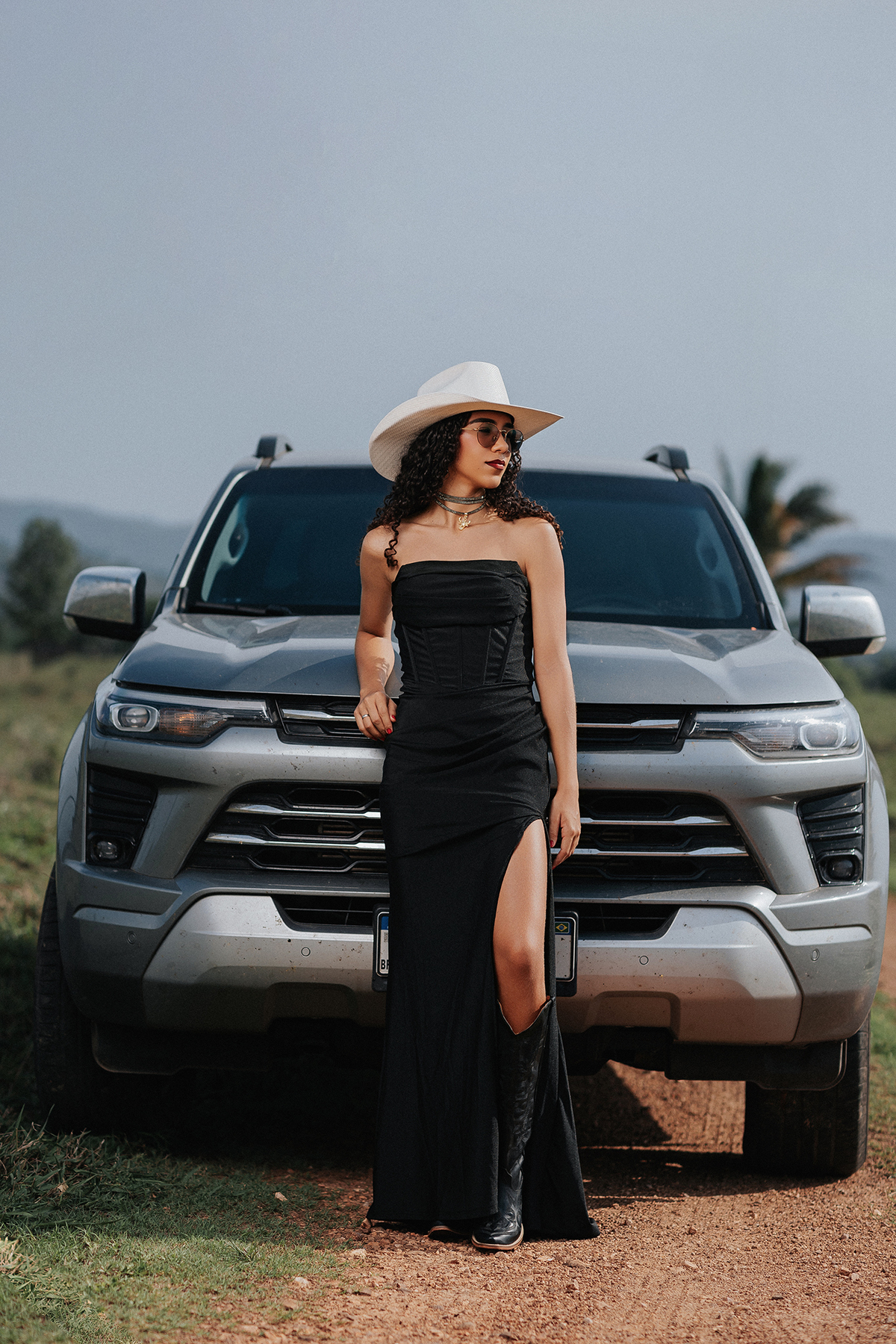 ensaio, feminino, ourilândia do norte, pará, fotógrafo flavio marques, xinguara, pará, cop30, ensaio, cowntry, fazenda, fim de tarde, por do sol, ensaio, trator, mulher, sorriso, maquiagem, cabelo, animais, cavalos, 