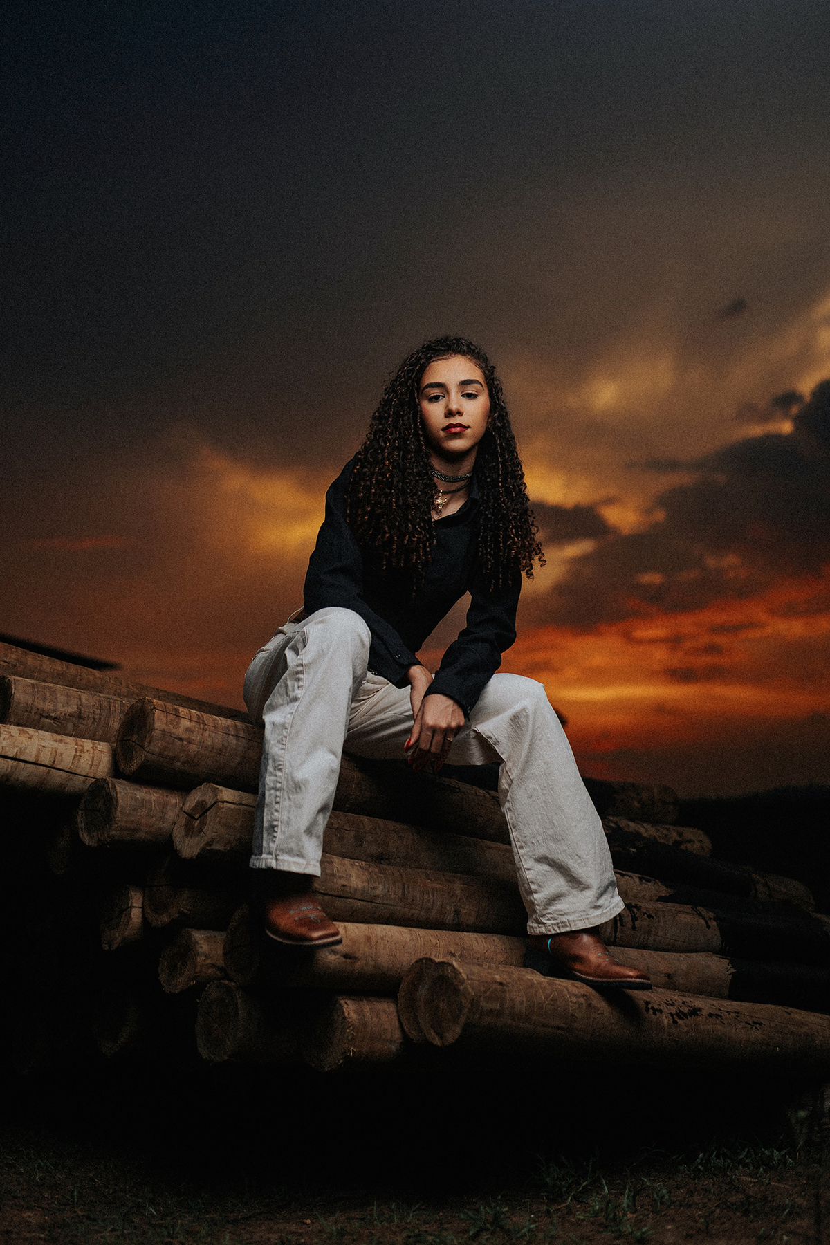 ensaio, feminino, ourilândia do norte, pará, fotógrafo flavio marques, xinguara, pará, cop30, ensaio, cowntry, fazenda, fim de tarde, por do sol, ensaio, trator, mulher, sorriso, maquiagem, cabelo, animais, cavalos, 
