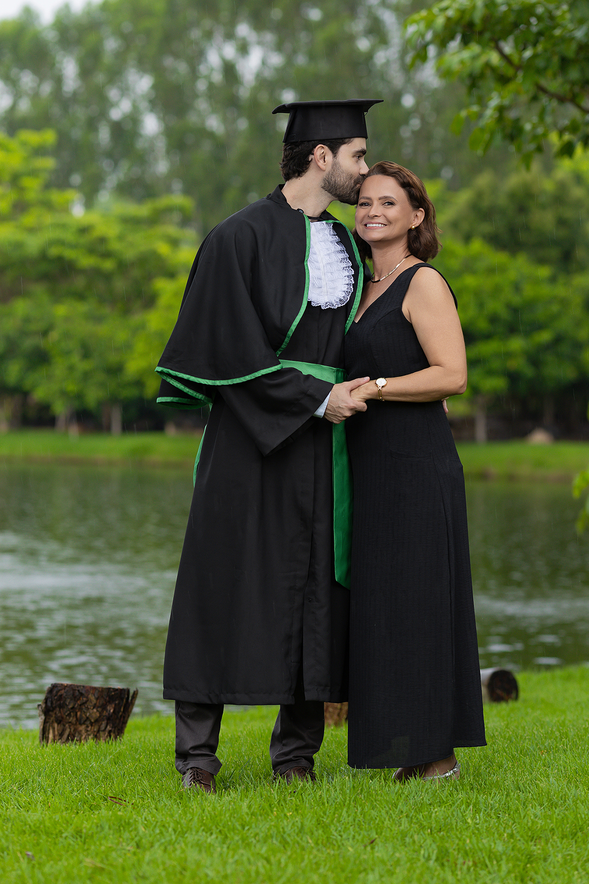 formando, ensaio, medicina, xinguara, familia, médicos, ester, rafael, navel veiculos, xinguara, fotos, externas, ensaio, chuva, mulher, homem, familia, fotos, criativas, flaviomarquesfotografias