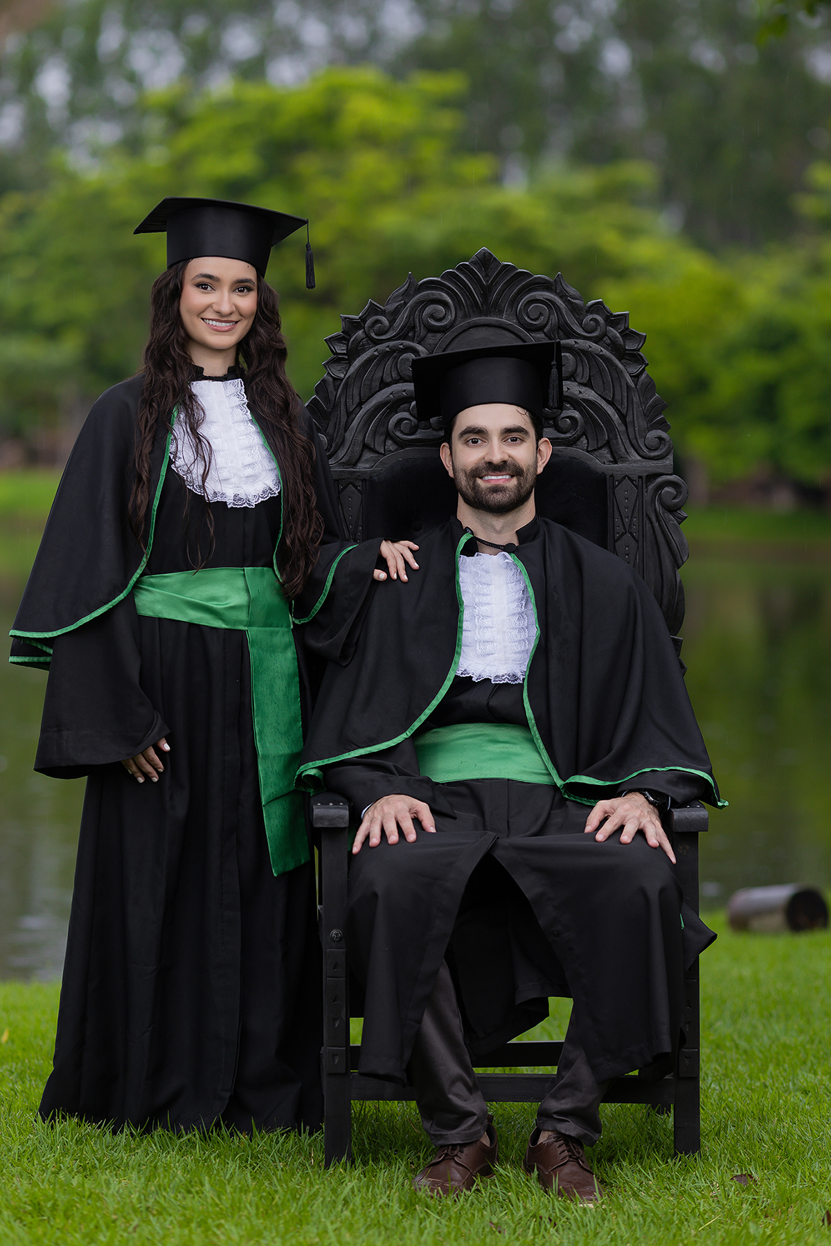 formando, ensaio, medicina, xinguara, familia, médicos, ester, rafael, navel veiculos, xinguara, fotos, externas, ensaio, chuva, mulher, homem, familia, fotos, criativas, flaviomarquesfotografias