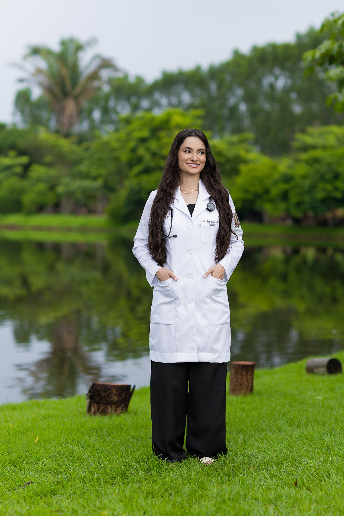 formando, ensaio, medicina, xinguara, familia, médicos, ester, rafael, navel veiculos, xinguara, fotos, externas, ensaio, chuva, mulher, homem, familia, fotos, criativas, flaviomarquesfotografias