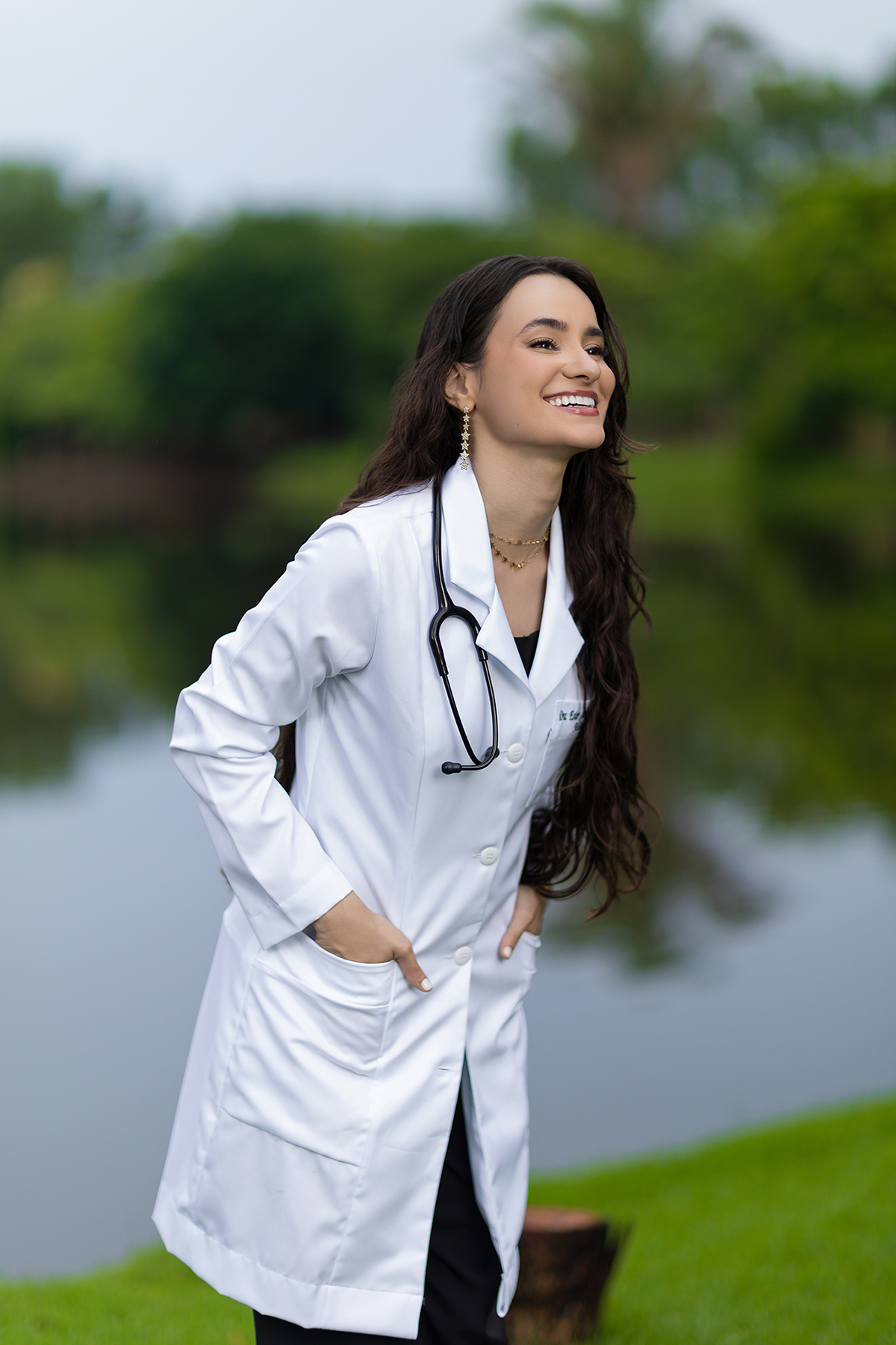 formando, ensaio, medicina, xinguara, familia, médicos, ester, rafael, navel veiculos, xinguara, fotos, externas, ensaio, chuva, mulher, homem, familia, fotos, criativas, flaviomarquesfotografias