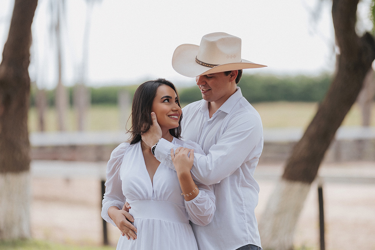 Carla, eduardo, casal, xinguara, fotos, noivado, pré-casamento, ensaio, casal, flaviomarquesfotografias, externo, noivos, noiva, vestido, cabelo, maquiagem, noiva, flaviomarquesfotografias