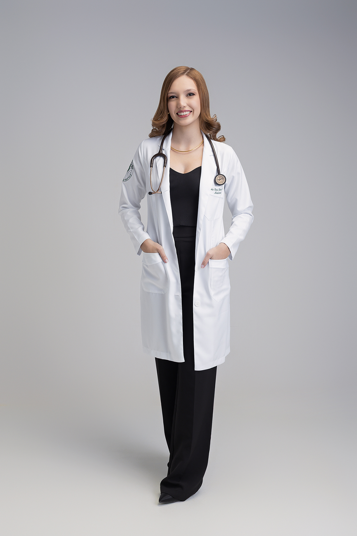 Meio médico, formatura, fotos, formando, estudio, xinguara, flaviomarquesfotografias, ensaio, feminino, familia, estudio, cleia nunes, fotos, medicina, formatura, formando, beca, jaleco