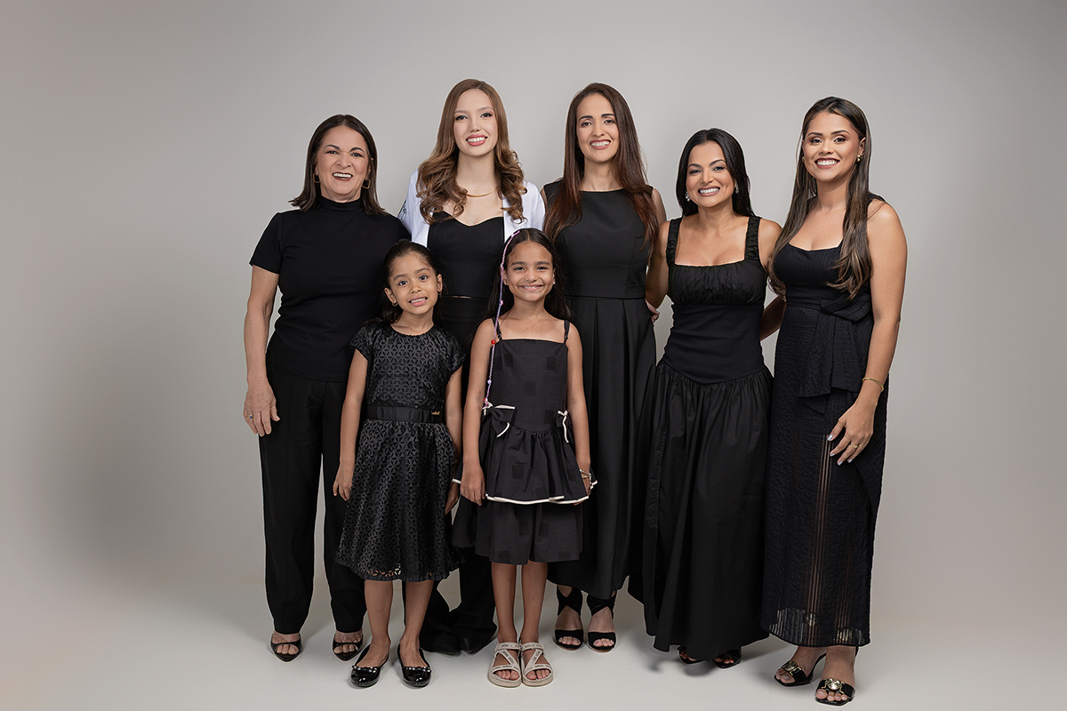 Meio médico, formatura, fotos, formando, estudio, xinguara, flaviomarquesfotografias, ensaio, feminino, familia, estudio, cleia nunes, fotos, medicina, formatura, formando, beca, jaleco