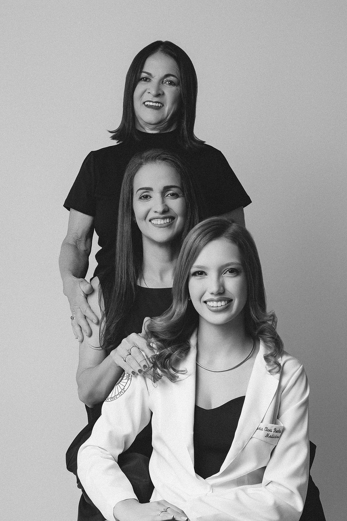 Meio médico, formatura, fotos, formando, estudio, xinguara, flaviomarquesfotografias, ensaio, feminino, familia, estudio, cleia nunes, fotos, medicina, formatura, formando, beca, jaleco