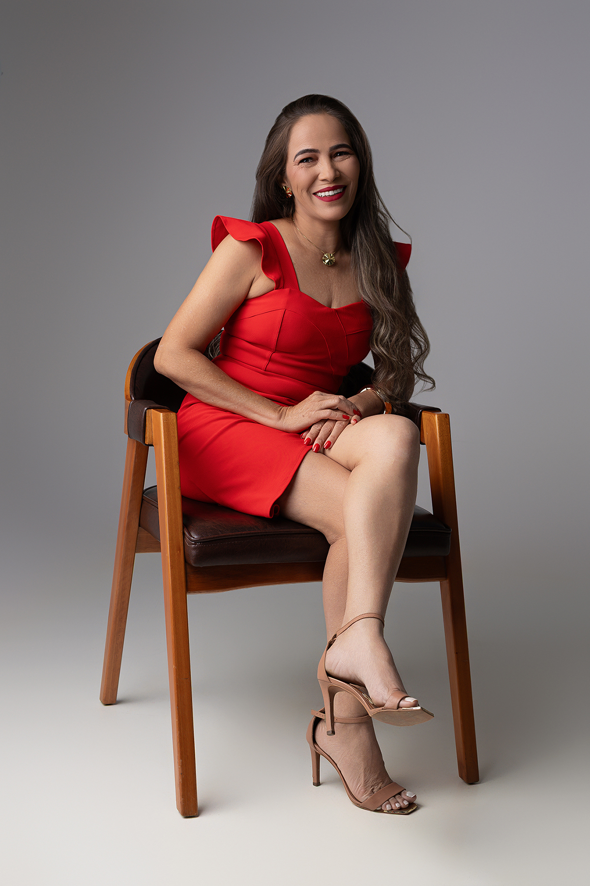 Luciana, ensaio, feminino, estudio, fotos, criativas, look vermelho, vermelho, fotos, luz, flaivomarquesfotografias