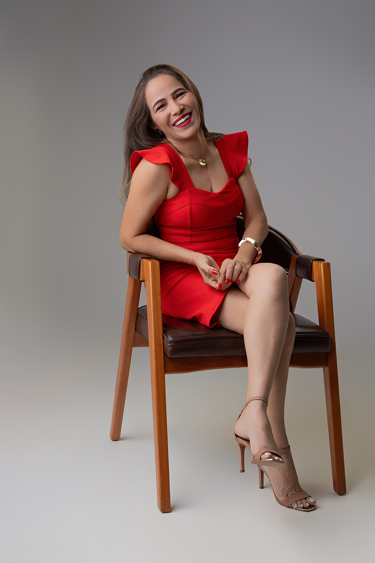 Luciana, ensaio, feminino, estudio, fotos, criativas, look vermelho, vermelho, fotos, luz, flaivomarquesfotografias