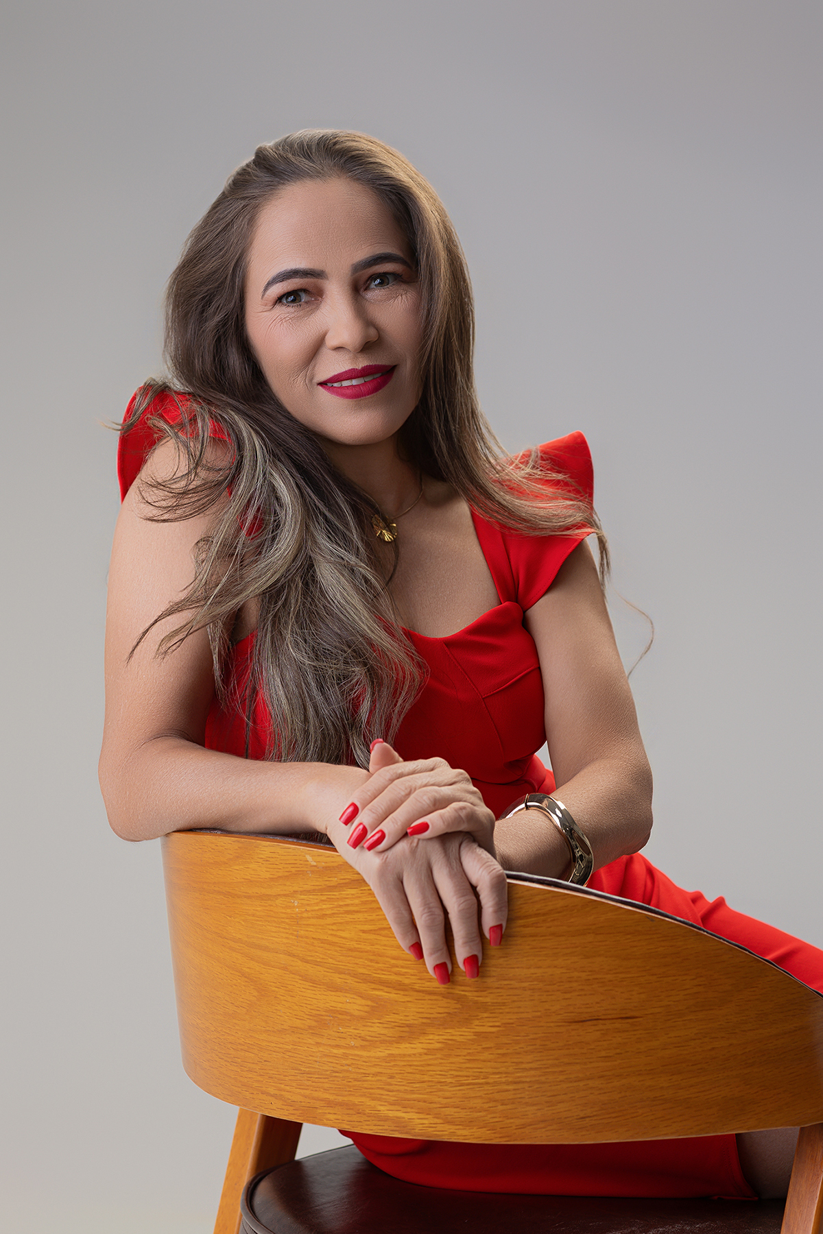 Luciana, ensaio, feminino, estudio, fotos, criativas, look vermelho, vermelho, fotos, luz, flaivomarquesfotografias