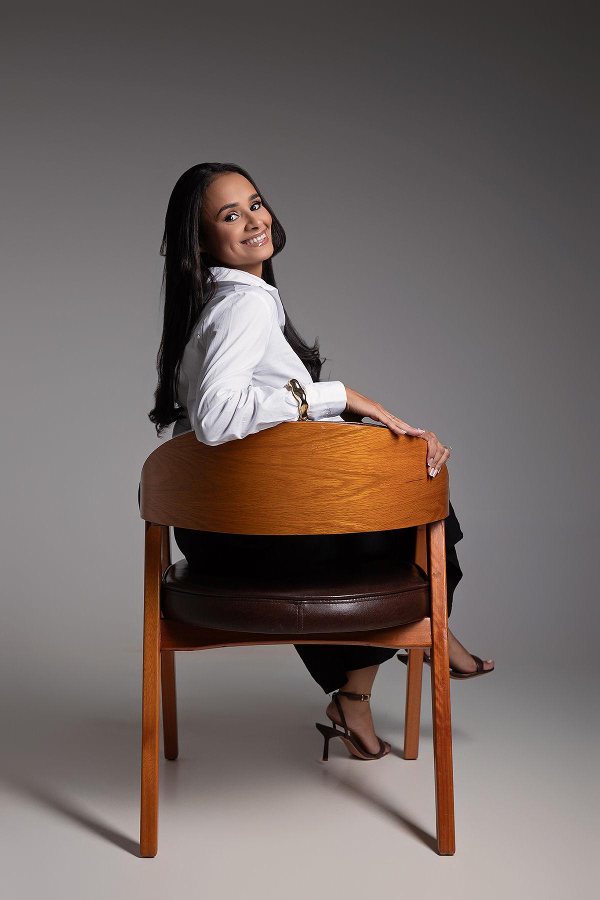 lurdinha, viana, contadora, ensaio, estdudio, feminino, contadora, fotos criativas, luz, fotografo, flaviomarquesfotografias, flavio, fotografo, xinguara, elegancia, cnpj, cpf, receita, imposto de renda