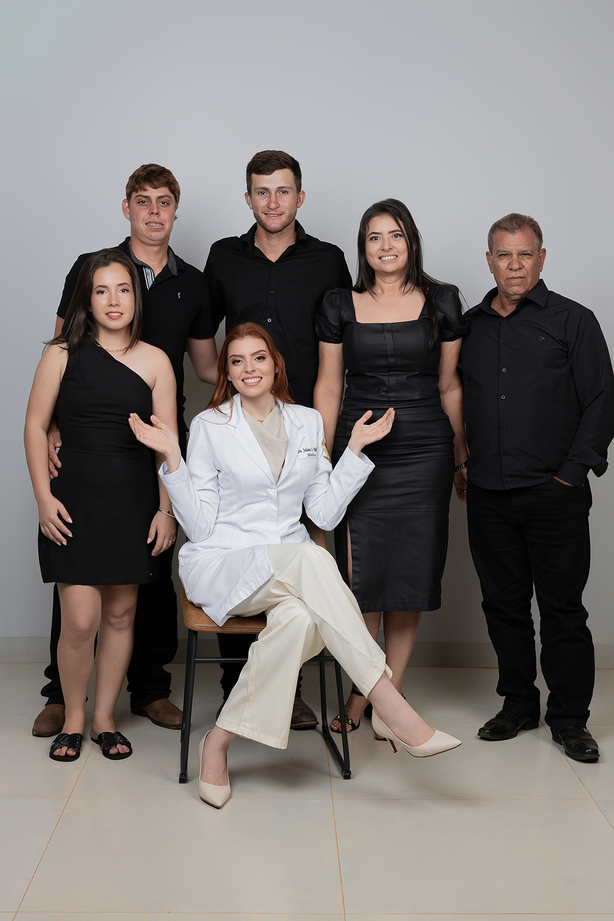 Juliana, médica, são félix do xingu, fotos, estudio, clinica, formanda, formatura, beca, canudo, formatura, ensaio, feminino, ensaio formatura, ensaio formando, flaviomarquesfotografias