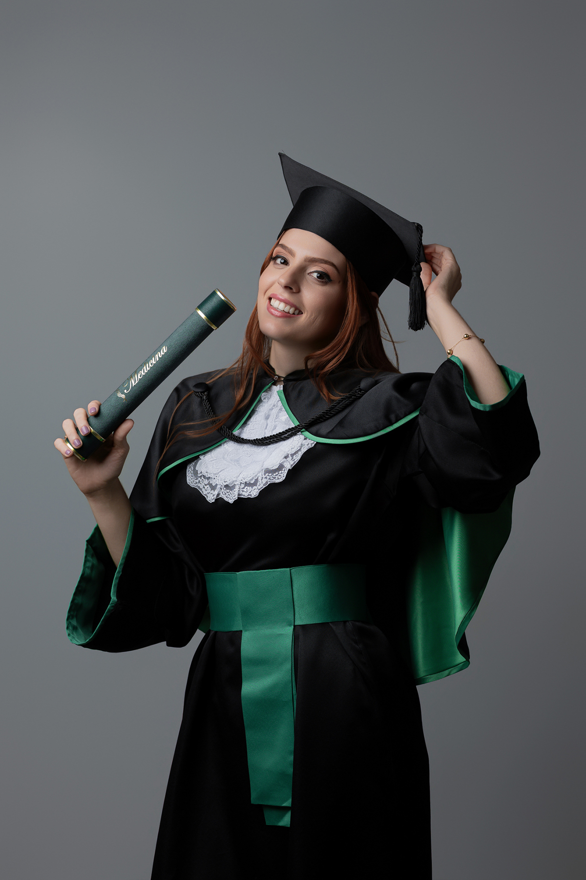 Juliana, médica, são félix do xingu, fotos, estudio, clinica, formanda, formatura, beca, canudo, formatura, ensaio, feminino, ensaio formatura, ensaio formando, flaviomarquesfotografias