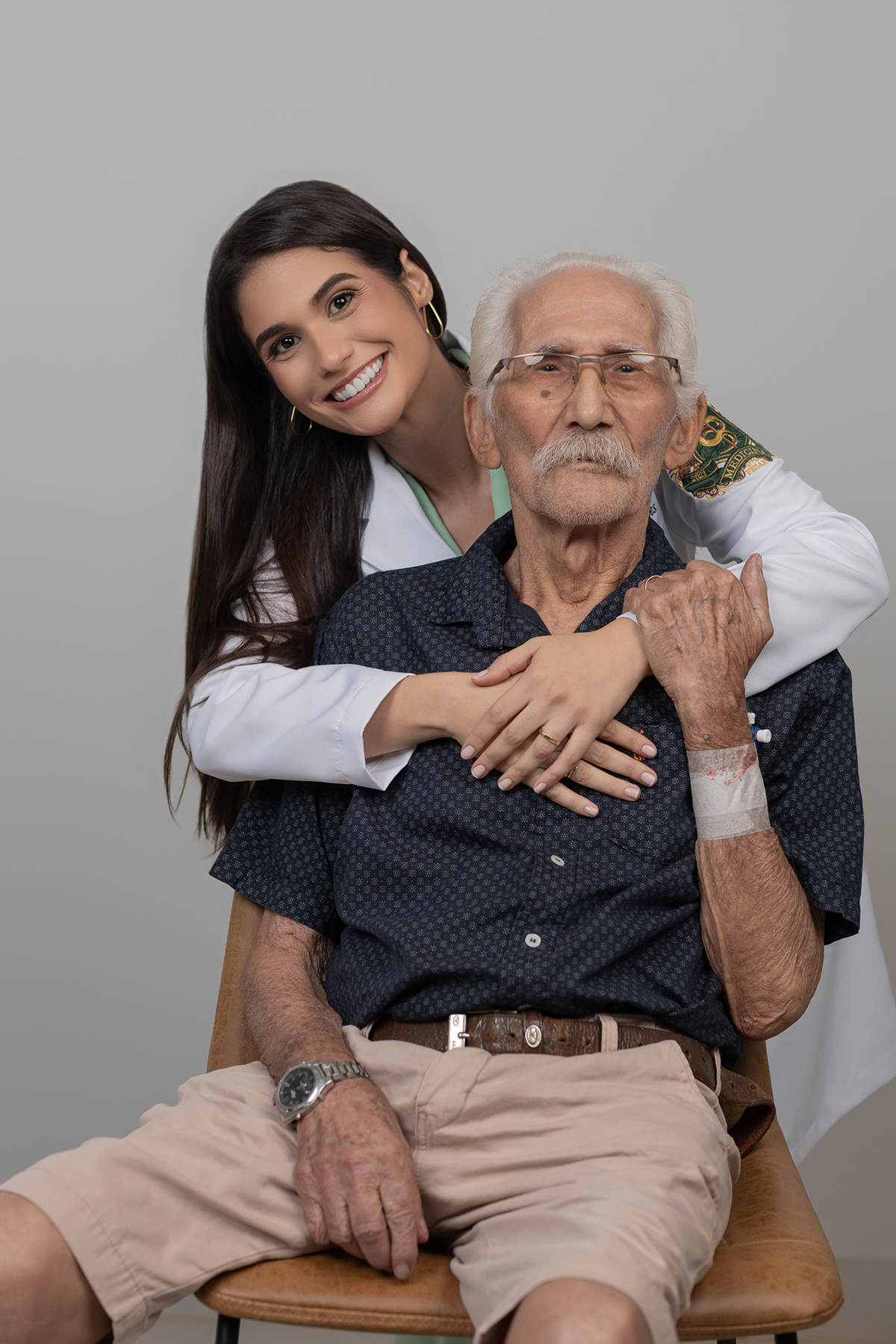 Thainara Rosalves, ensaio, formatura, formanda, médica, medicina, fotos, formanda, familia, clinica, ensaio formatura, fotos familia formatura, aluno medicina, fotos criativas, ensaio medica, flaviomarquesfotografias