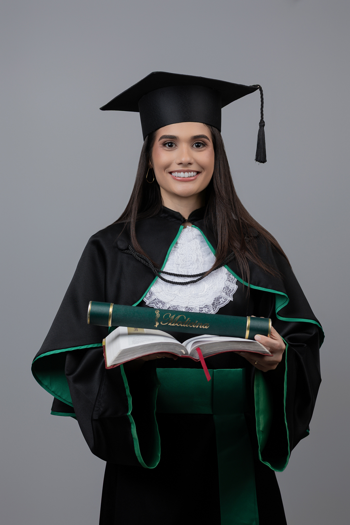 Thainara Rosalves, ensaio, formatura, formanda, médica, medicina, fotos, formanda, familia, clinica, ensaio formatura, fotos familia formatura, aluno medicina, fotos criativas, ensaio medica, flaviomarquesfotografias