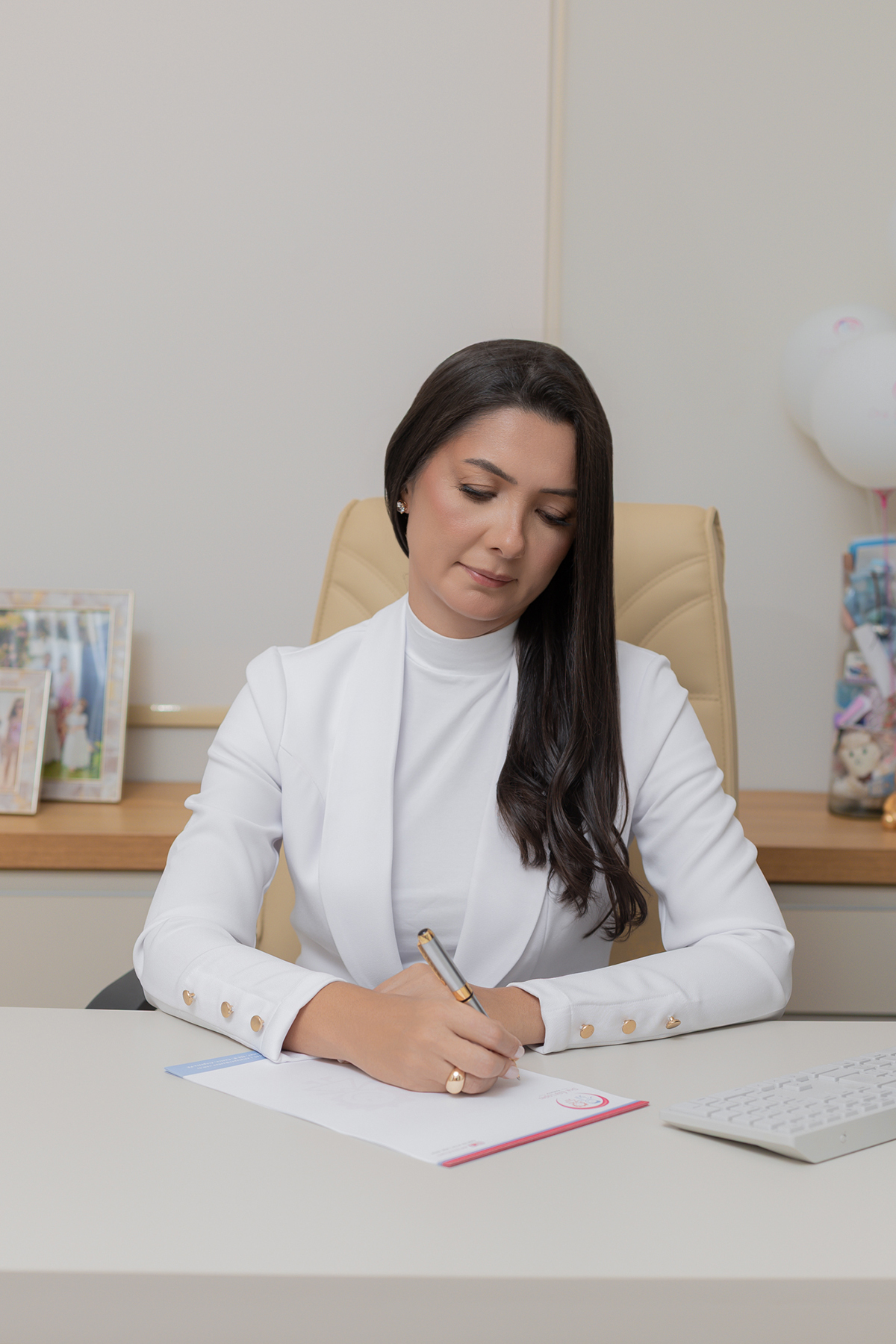 dra ésia lopes, médica pediatra, ensaio fotográfico, fotos criativas, médica pediatra, pediatria, crianças, saúde infantil, xinguara, consultório, fotógrafo flaviomarquesfotografias
