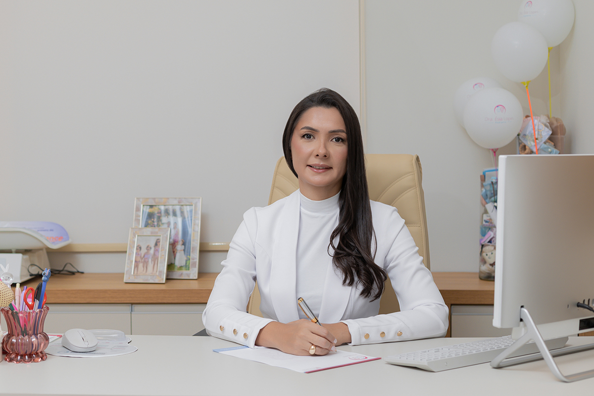 dra ésia lopes, médica pediatra, ensaio fotográfico, fotos criativas, médica pediatra, pediatria, crianças, saúde infantil, xinguara, consultório, fotógrafo flaviomarquesfotografias